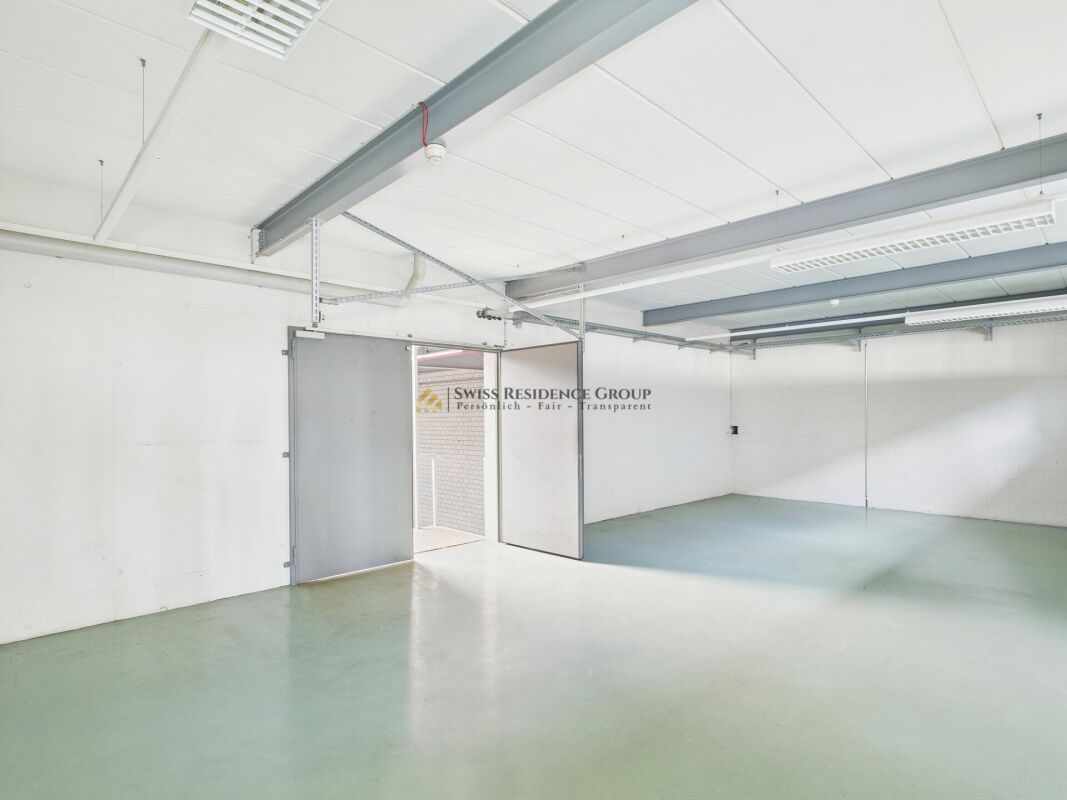 Grenznah investieren: 5,1 % Renditeobjekt / Büro- und Industriekomplex in strategischer Top-Lage!
