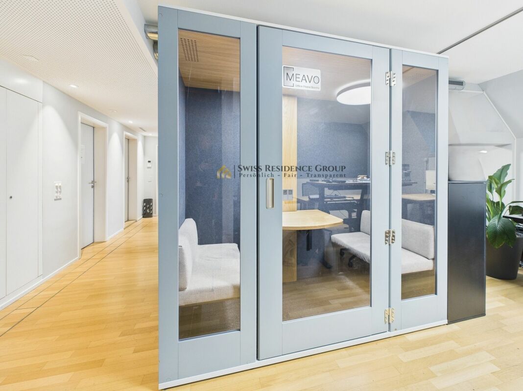 Central office over two floors - modernly equipped with a view over the city's roofs