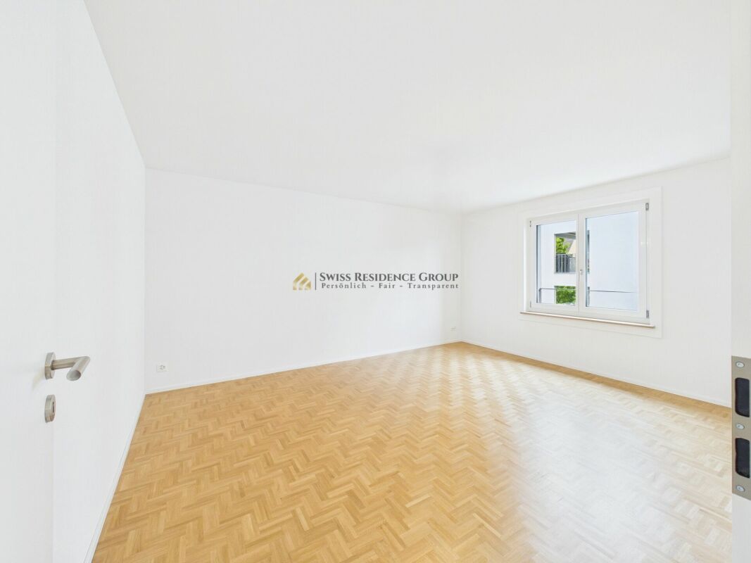 Erstbezug: Hochwertige 4.5-Zimmer-Wohnung mit privatem Gartensitzplatz an Toplage angrenzend an Oerlikon & Irchel