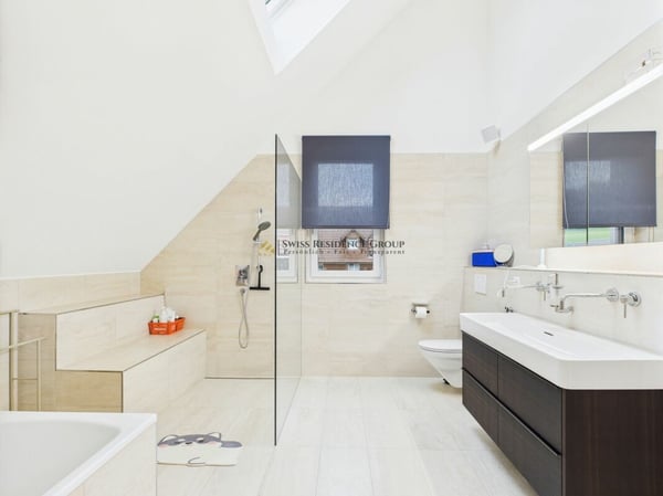 Neuwertige Immobilie mit hochwertigem und elegantem Ausbaustandard 10