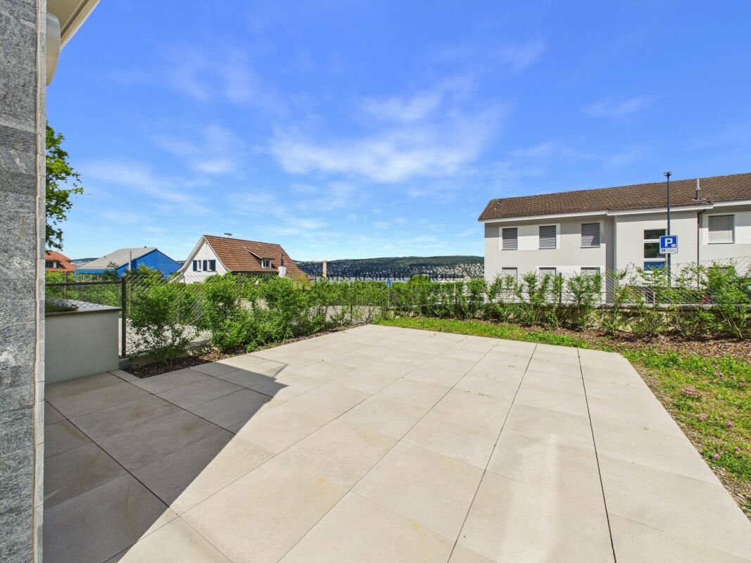 Exclusive 4.5-room apartment with beautiful lake view and private terrace in Kilchberg