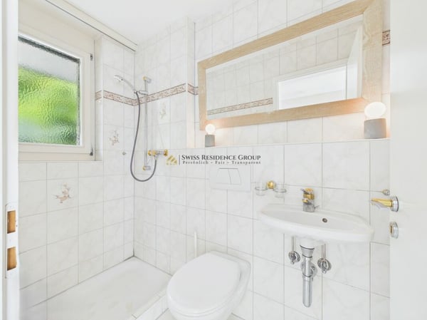 Exklusives 4.5-Zimmer-Reiheneinfamilienhaus mit unvergleichlicher See-, Schloss- und Bergsicht 8