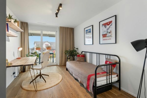 Moderner Eigentumsstandard mit See- und Bergsicht 9