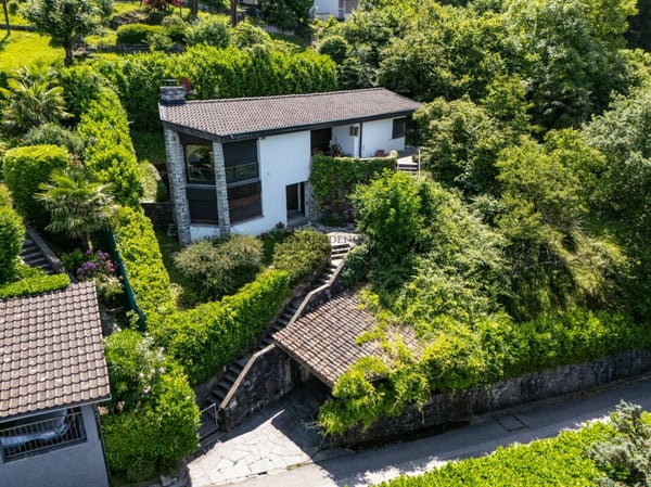 Vivere nel verde con bella vista da sogno ad Arogno 1