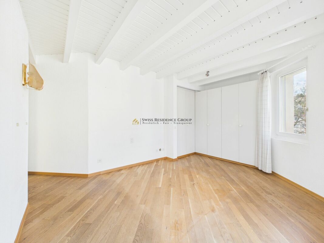 Einfamilienhaus mit grossem Grundstück & angrenzender Landwirtschaftsparzelle