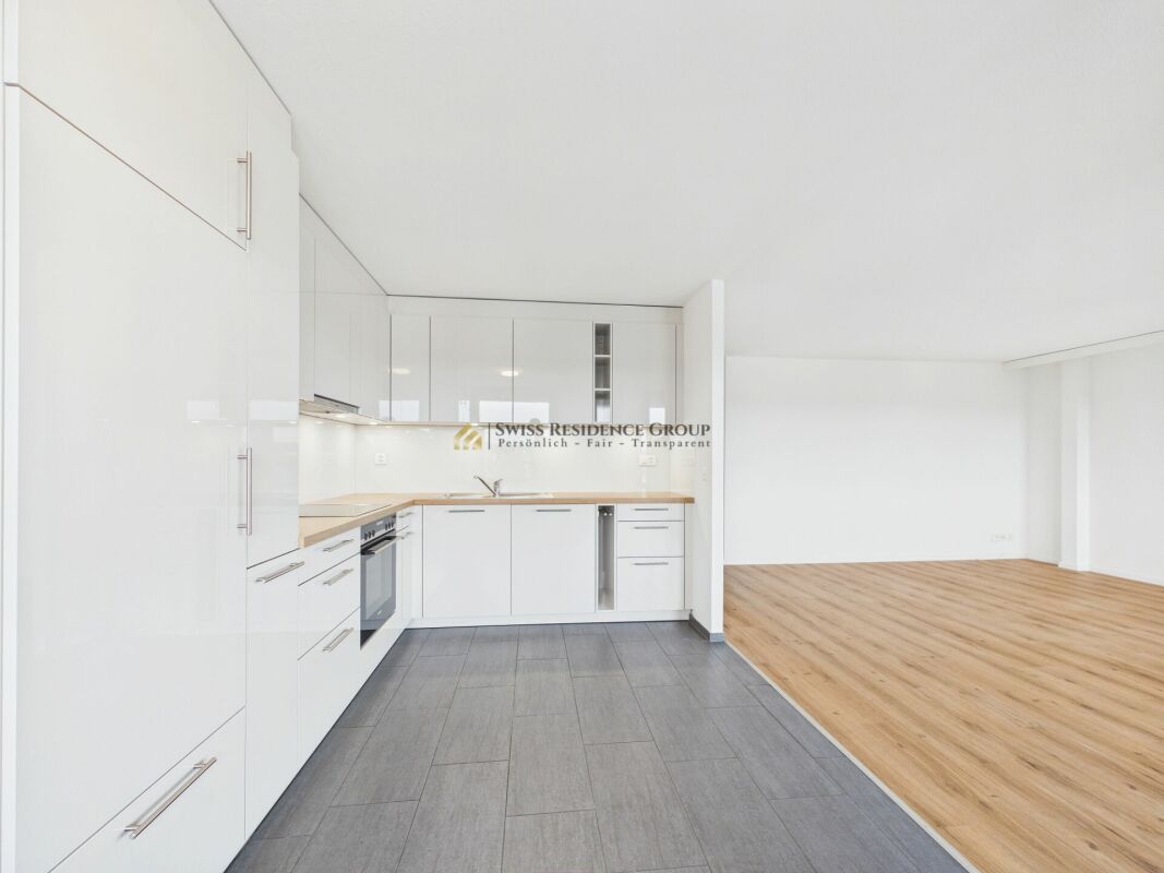 Lichtdurchflutete 4.5-Zimmer-Wohnung mit neuer Küche und schöner Aussicht