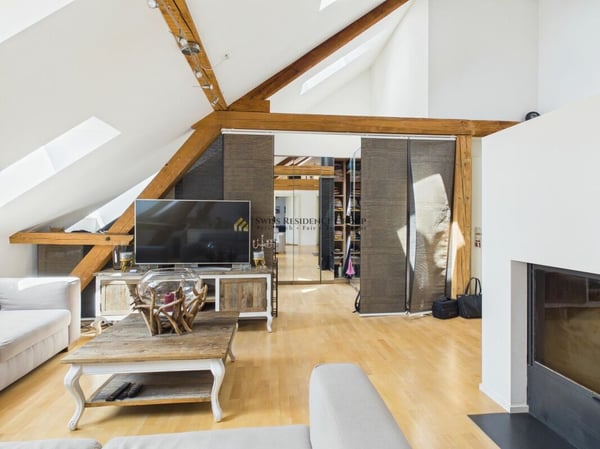 Exklusives Wohnen mit Galerie, Cheminée und Zürichsee in Gehdistanz 4