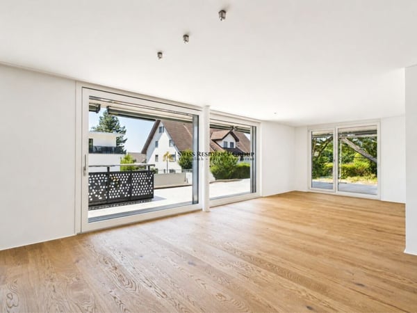 Modernes 5.5-Zimmer Zuhause mit Terrasse, Garten und Kühlung 4