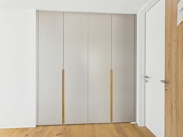 Modernes 5.5-Zimmer Zuhause mit Terrasse, Garten und Kühlung 5
