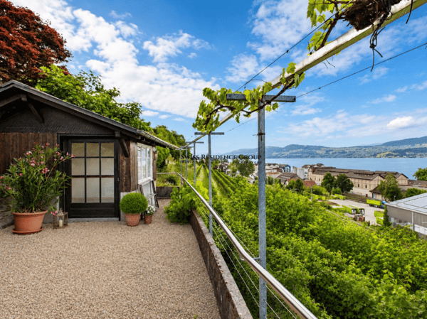 Einfamilienhaus mit Charme, Gartenerrassen und herrlichem Seeblick 13