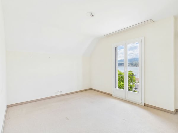 Einfamilienhaus mit Charme, Gartenterrassen und herrlichem Seeblick 10