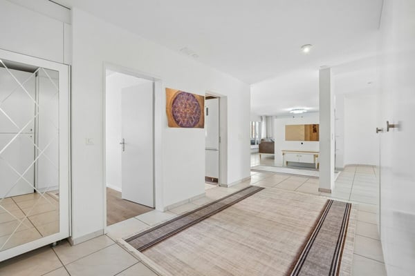 Ihr neues Zuhause: 170 m² Wohnkomfort mit Wintergarten und Cheminée 4