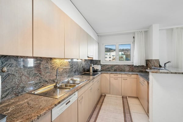 Ihr neues Zuhause: 170 m² Wohnkomfort mit Wintergarten und Cheminée 6