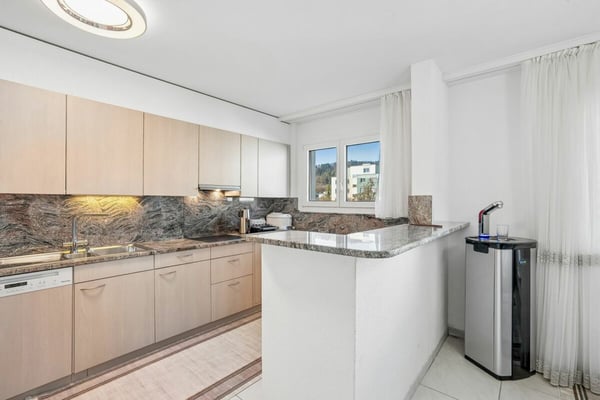 Ihr neues Zuhause: 170 m² Wohnkomfort mit Wintergarten und Cheminée 8