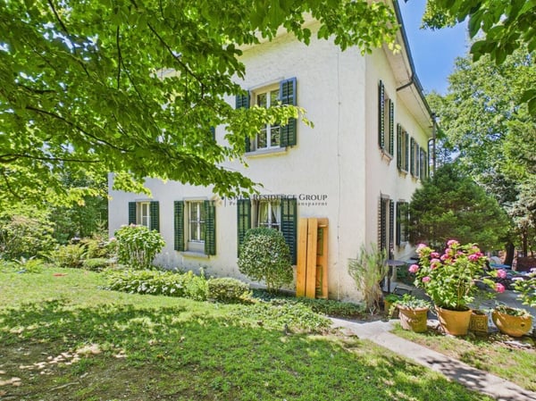 Altbau-Charme trifft auf modernen Luxus - Einzigartige 4.5-Zimmer-Wohnung mit Garten & Cheminée in 8008 Zürich