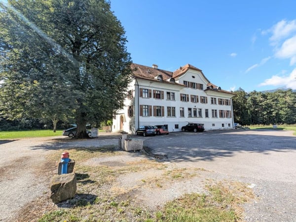 Gepflegte Liegenschaft mit einer top Rendite und Bergsicht 2
