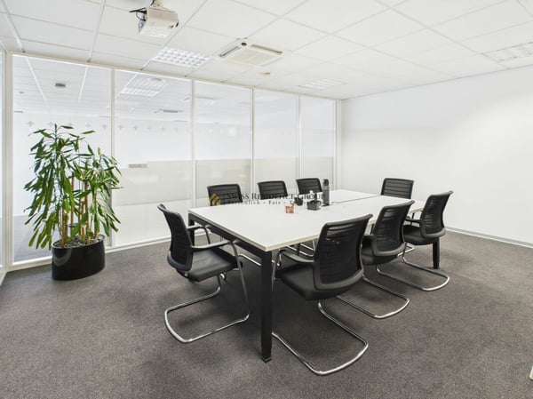 Riedmatt Center - Repräsentative Büroflächen mit optimaler Infrastruktur 18