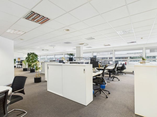 Riedmatt Center - Repräsentative Büroflächen mit optimaler Infrastruktur 13