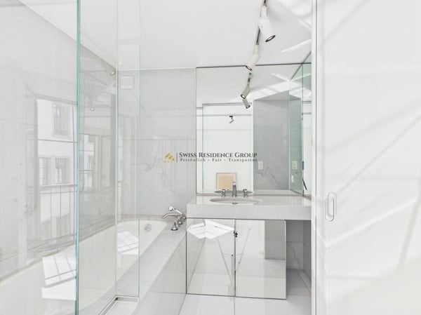 Exklusive 2.5-Zimmer-Wohnung mit Grossmünster- & Limmatblick 11
