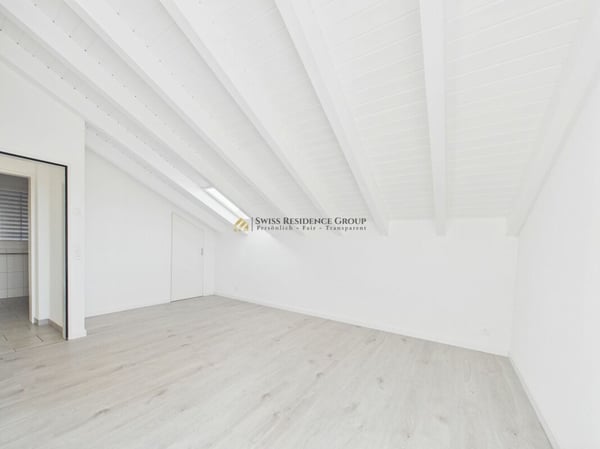 Eckhaus mit Weitsicht und Entwicklungspotenzial in Lanzenhäusern 13