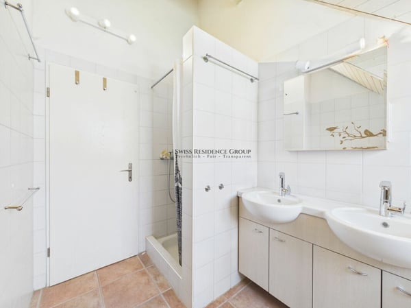Ein Zuhause mit Charakter - 5.5 Zimmer, Pool, Pizzaofen und viel Lebensqualität 9