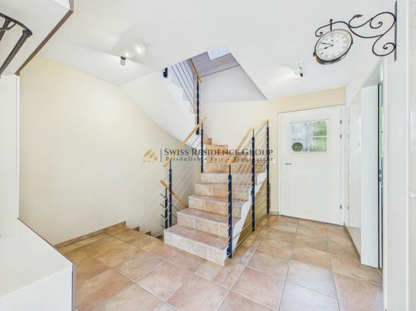 Ein Zuhause mit Charakter - 5.5 Zimmer, Pool, Pizzaofen und viel Lebensqualität 2