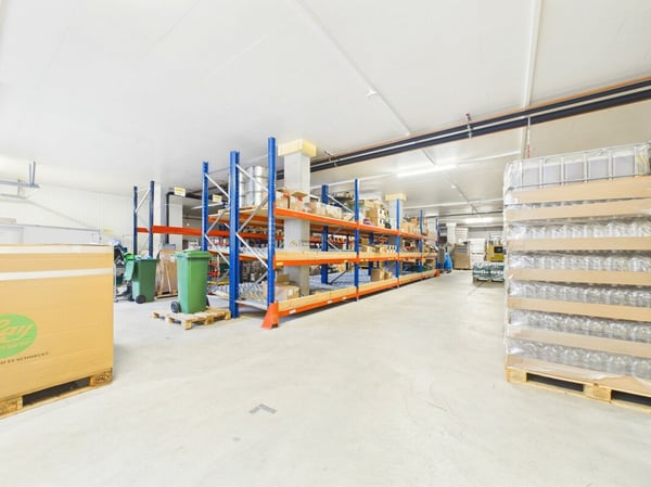 Vielseitige, modernisierte Gewerbe- und Produktionsflächen in Stein AR 11
