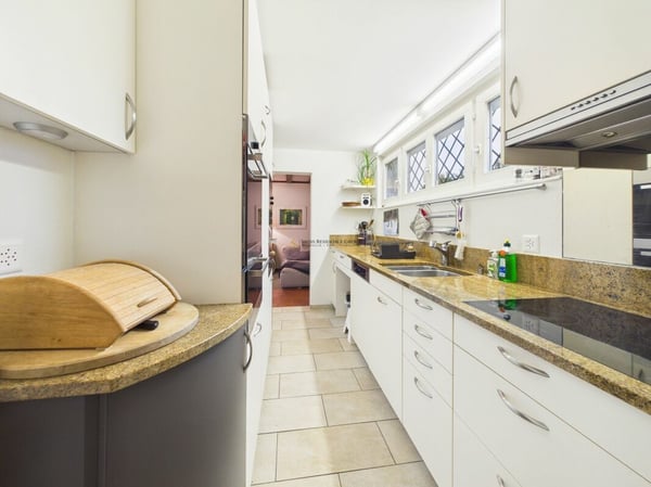 Familienidylle in Burgdorf mit charmantem Einfamilienhaus und grosszügigem Garten 20