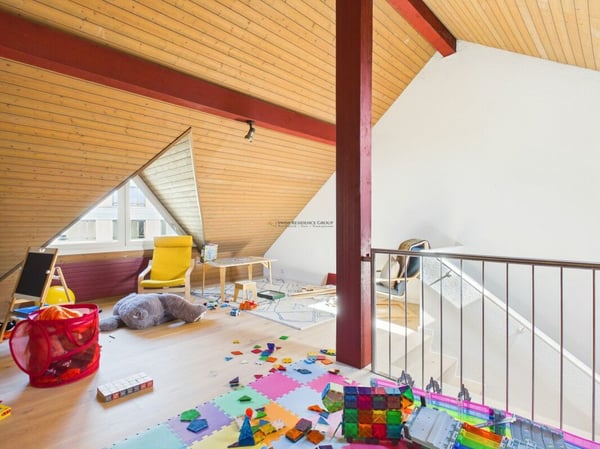 Viel Platz für Gross und Klein: Familienfreundliches Reihenhaus mit ausgebautem Dachboden & Seesicht 8