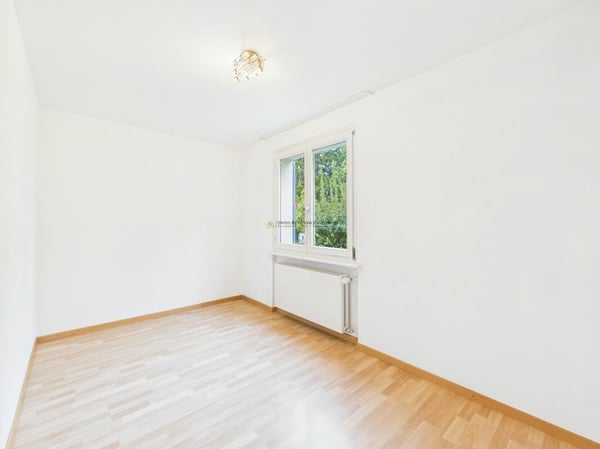 Exklusives 6.5-Zimmer-Einfamilienhaus mit grosszügigem Garten 7
