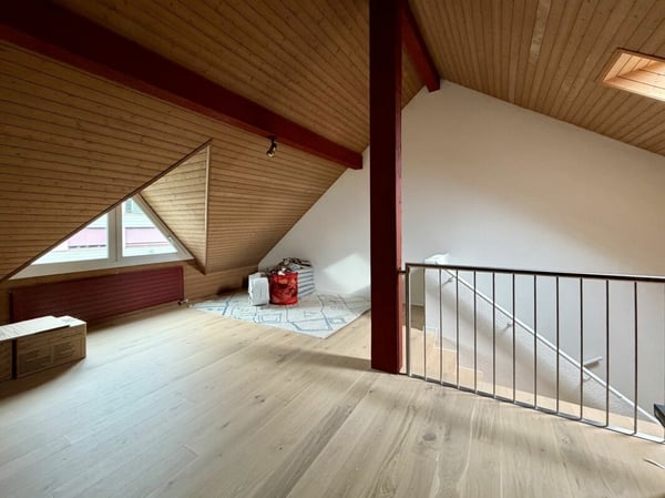Viel Platz für Gross und Klein: Familienfreundliches Reihenhaus mit ausgebautem Dachboden & Seesicht 9