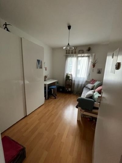 Grosszügige Familienwohnung mit toller Aussicht! 8