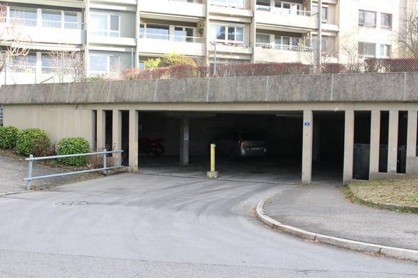 Einstellhallenplatz in Bolligen zu vermieten! 1