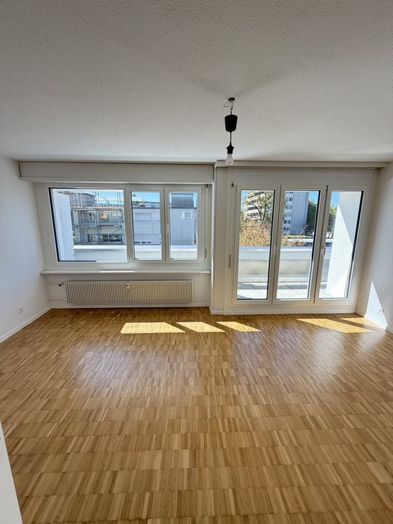 2.5-Zimmer-Wohnung im 3.OG mit Balkon 3