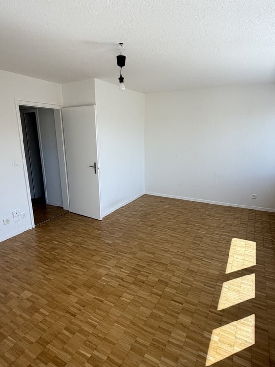 2.5-Zimmer-Wohnung im 3.OG mit Balkon 4