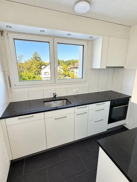 2.5-Zimmer-Wohnung im 3.OG mit Balkon 1