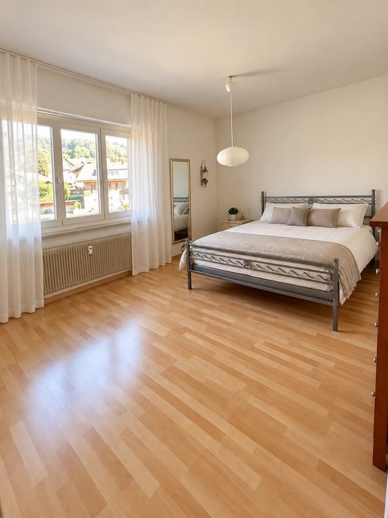 Grosszügige Familienwohnung mit Sicht aufs Schloss Thun zu vermieten 7