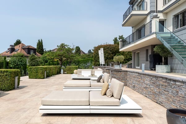 Alliage d'élégance et de caractère pour cette propriété lausannoise 13