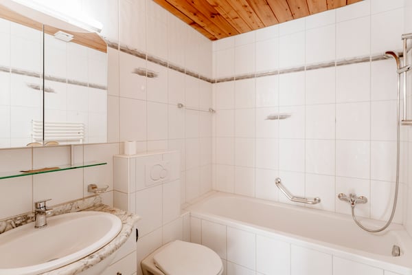 Bel immeuble de 6 appartements 6