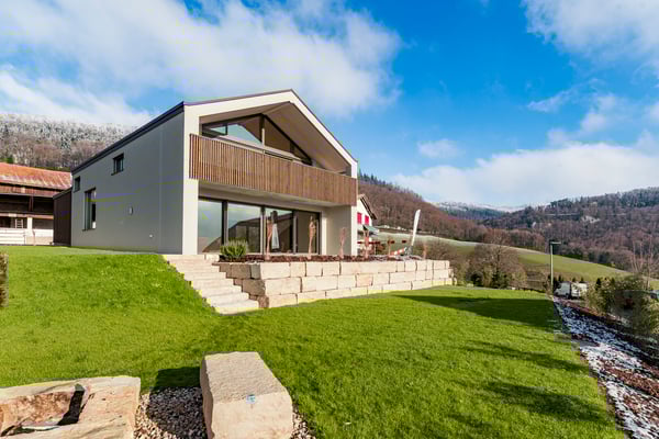 Elégance absolue et cadre bucolique pour cette villa neuve 1