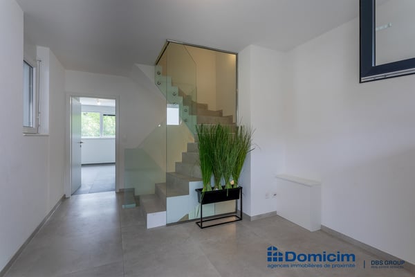 Villa de 5.5 pièces haute performance énergétique avec jardin 3