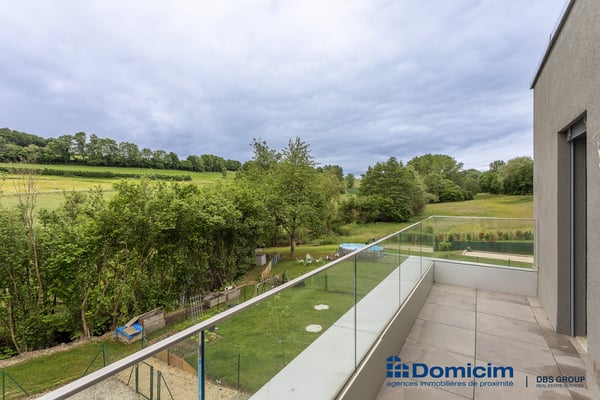 Villa de 5.5 pièces haute performance énergétique avec jardin 2