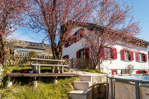 Situation prisée pour cette grande villa de 6.5 pces 1