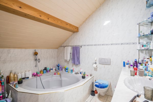 Très belle situation pour cette maison de 6.5 pièces 9