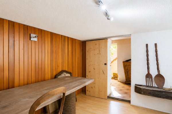 Maison villageoise de 5.5 pièces située au coeur de Roche 13