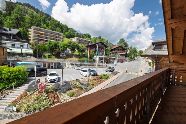 Charmant appartement style chalet avec cheminée au centre du village ! 13