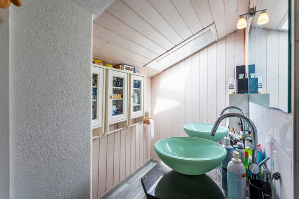 MAISON INDIVIDUELLE AVEC GARAGE BOX ET COUVERT A VOITURE 11