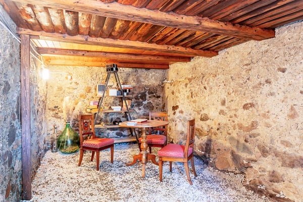 Maison de village rénovée | Volumes, charme et authenticité 9