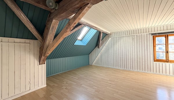 MAISON AVEC 2 LOGEMENTS, GARAGE ET 3 PLACES DE PARC 9