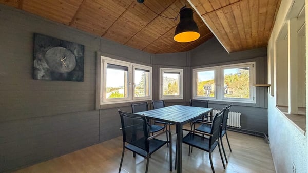 MAISON AVEC 2 LOGEMENTS, GARAGE ET 3 PLACES DE PARC 11